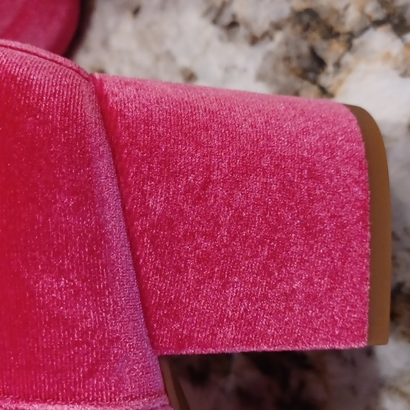 Gianni Bini, the JaydennnTwo Velvet Block Heel Booties, Barbie Pink NEW - Picture 7 of 16
